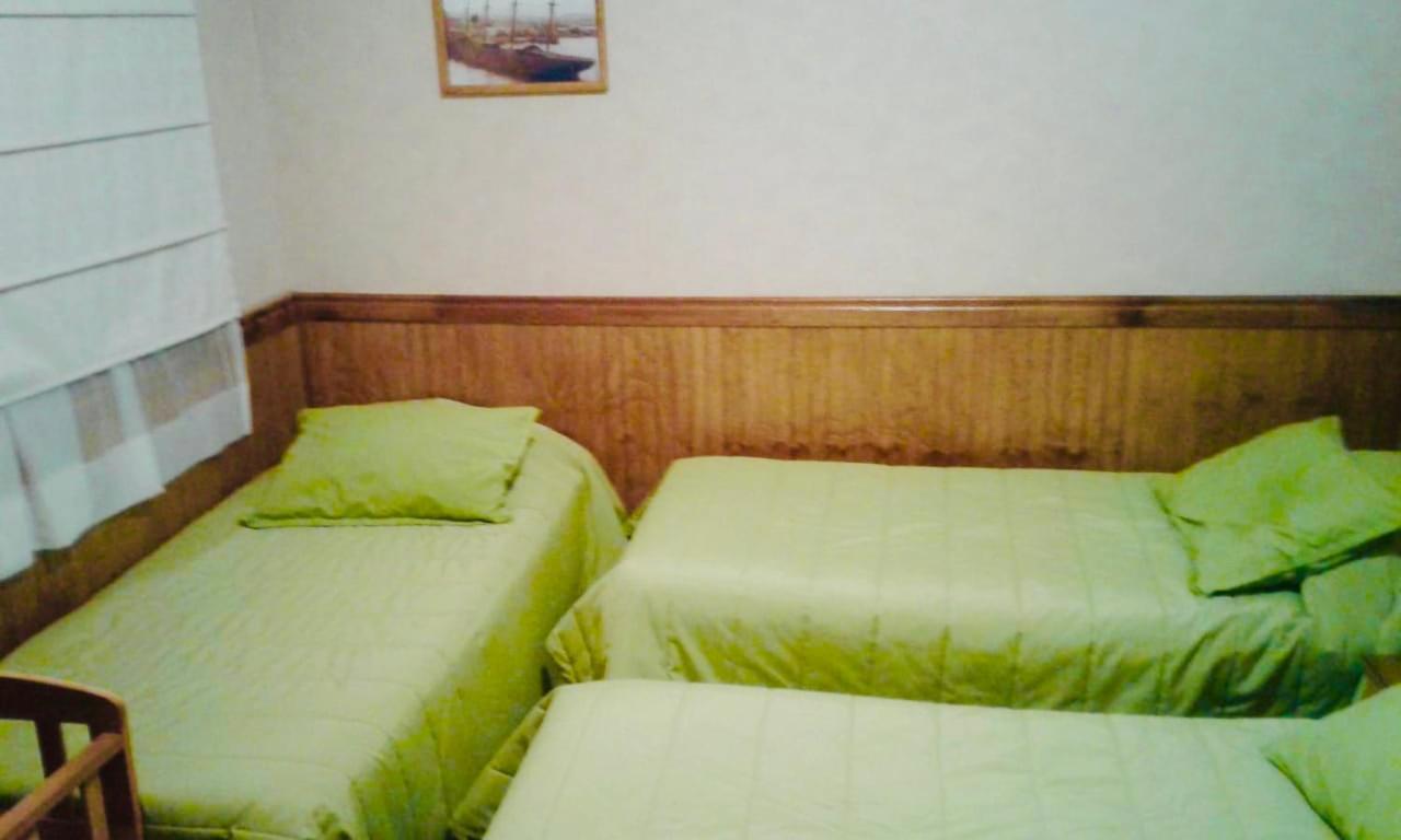פואנטה ארנס Hostal Chalet Las Violetas מראה חיצוני תמונה