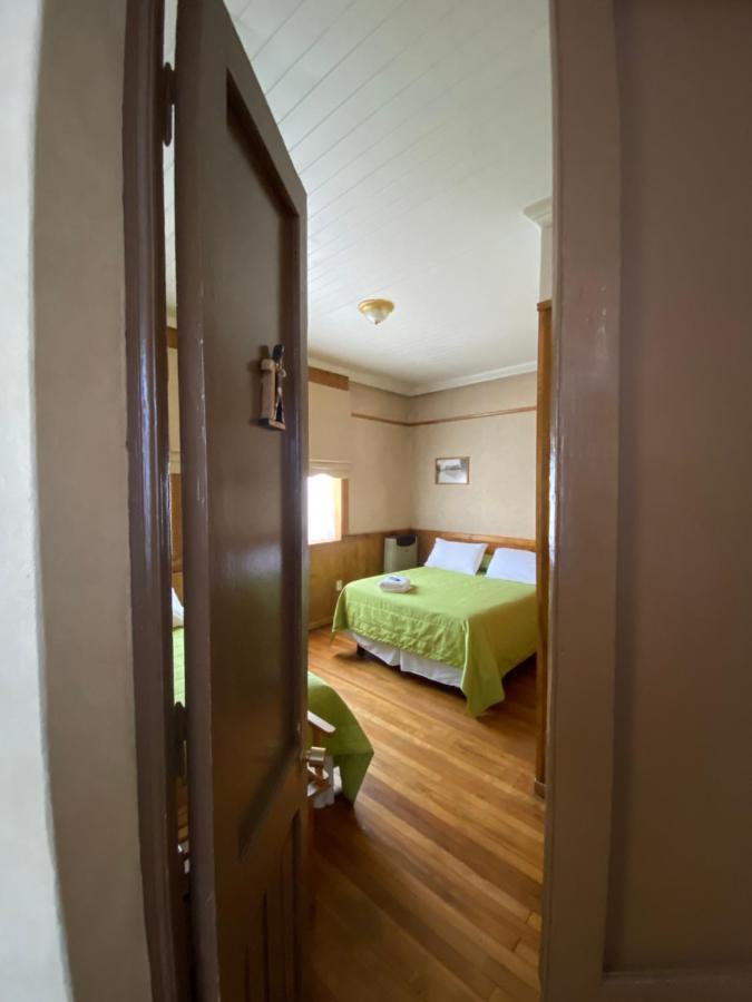 פואנטה ארנס Hostal Chalet Las Violetas מראה חיצוני תמונה