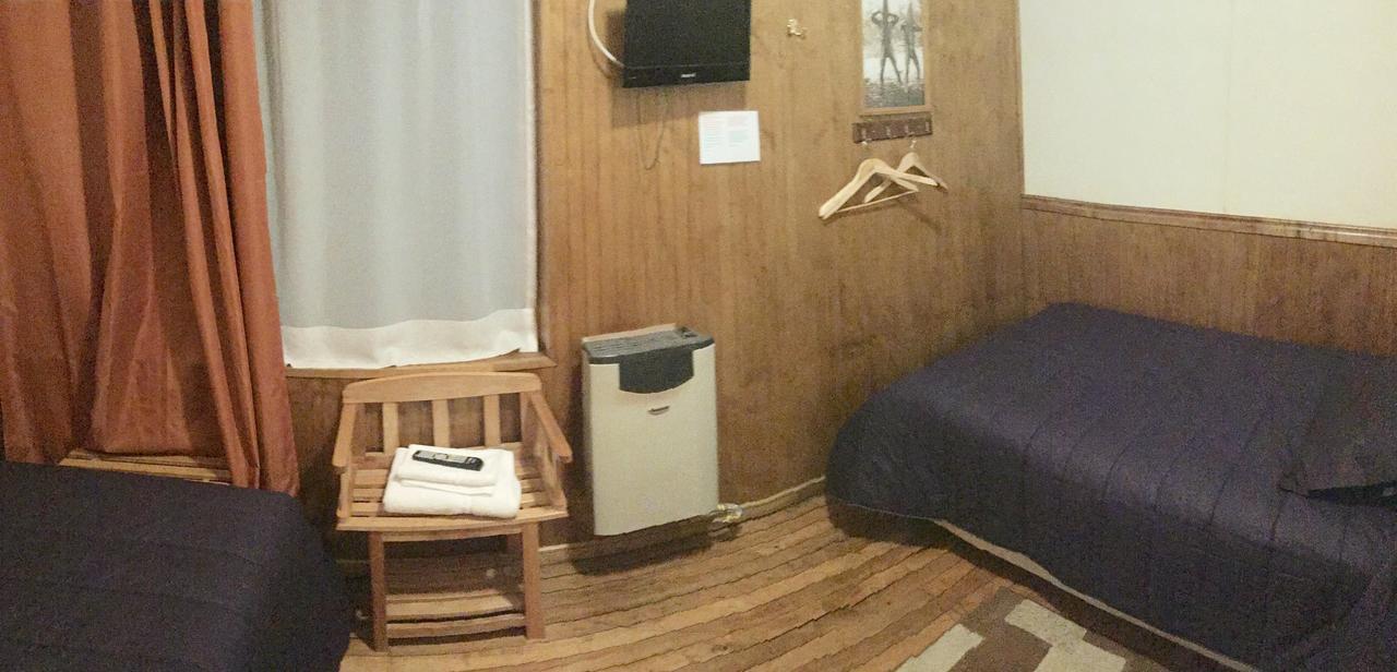 פואנטה ארנס Hostal Chalet Las Violetas מראה חיצוני תמונה