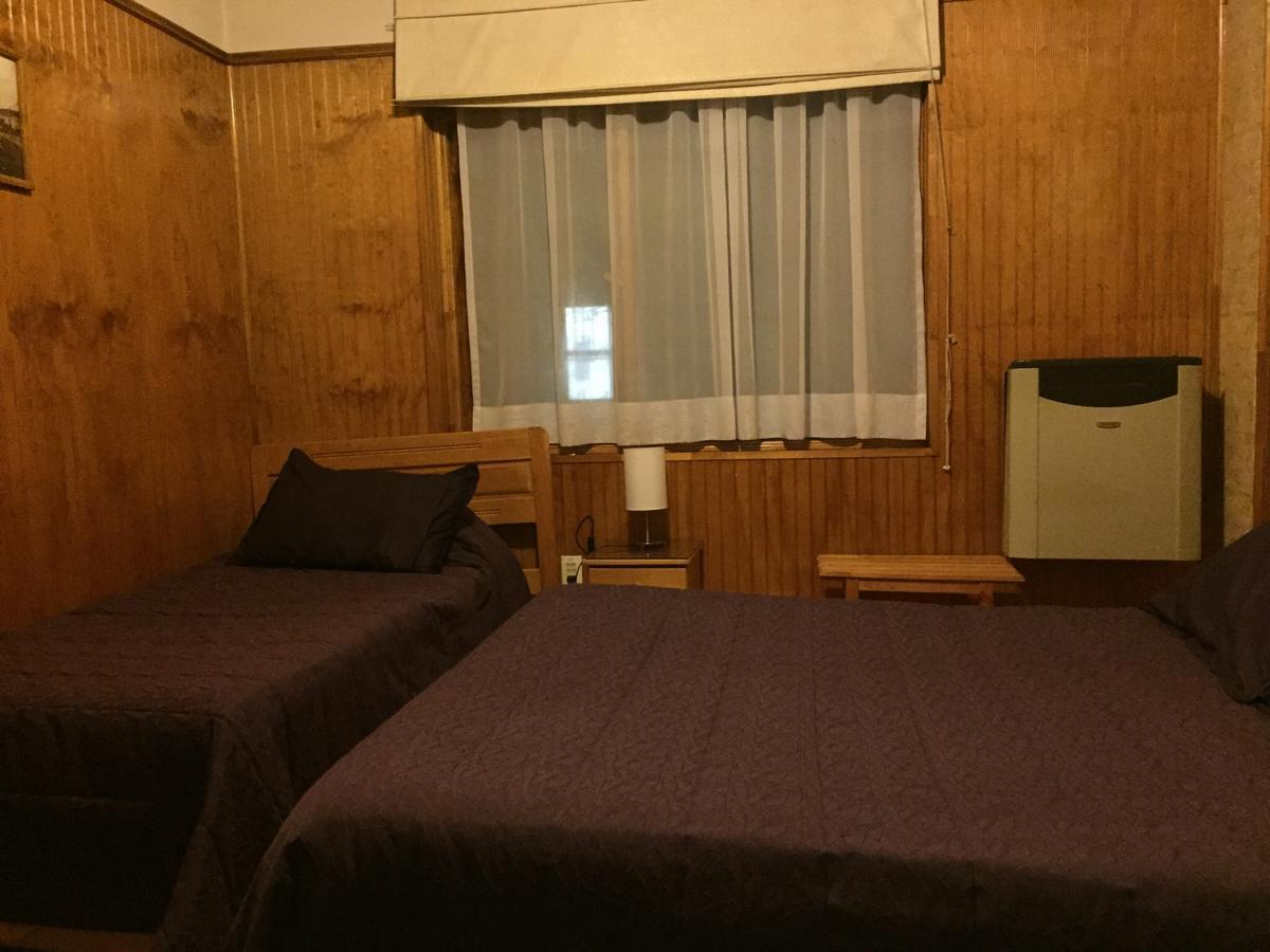 פואנטה ארנס Hostal Chalet Las Violetas מראה חיצוני תמונה