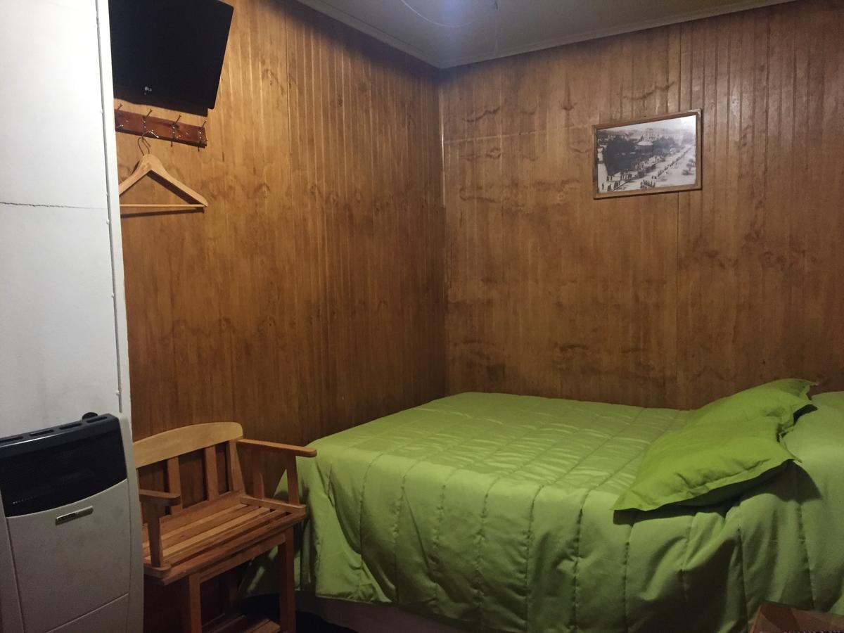 פואנטה ארנס Hostal Chalet Las Violetas מראה חיצוני תמונה
