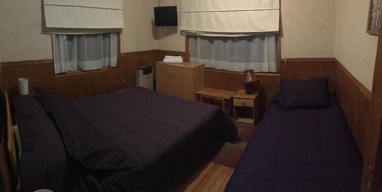 פואנטה ארנס Hostal Chalet Las Violetas מראה חיצוני תמונה