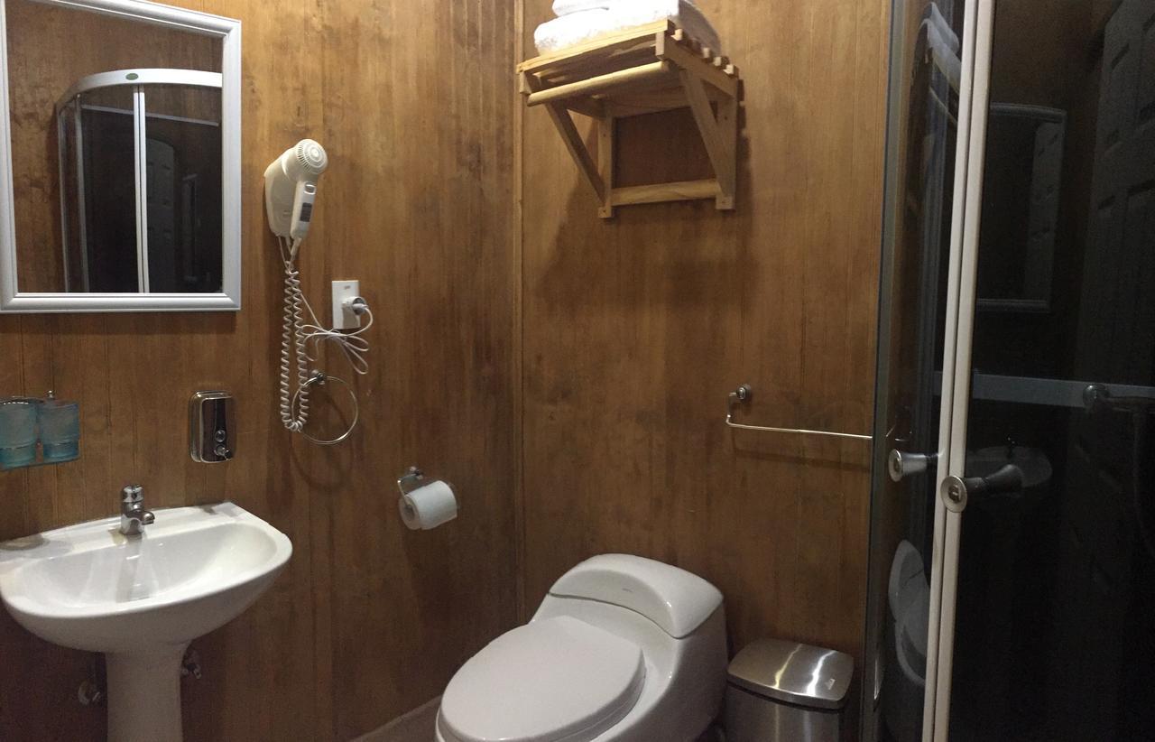 פואנטה ארנס Hostal Chalet Las Violetas מראה חיצוני תמונה
