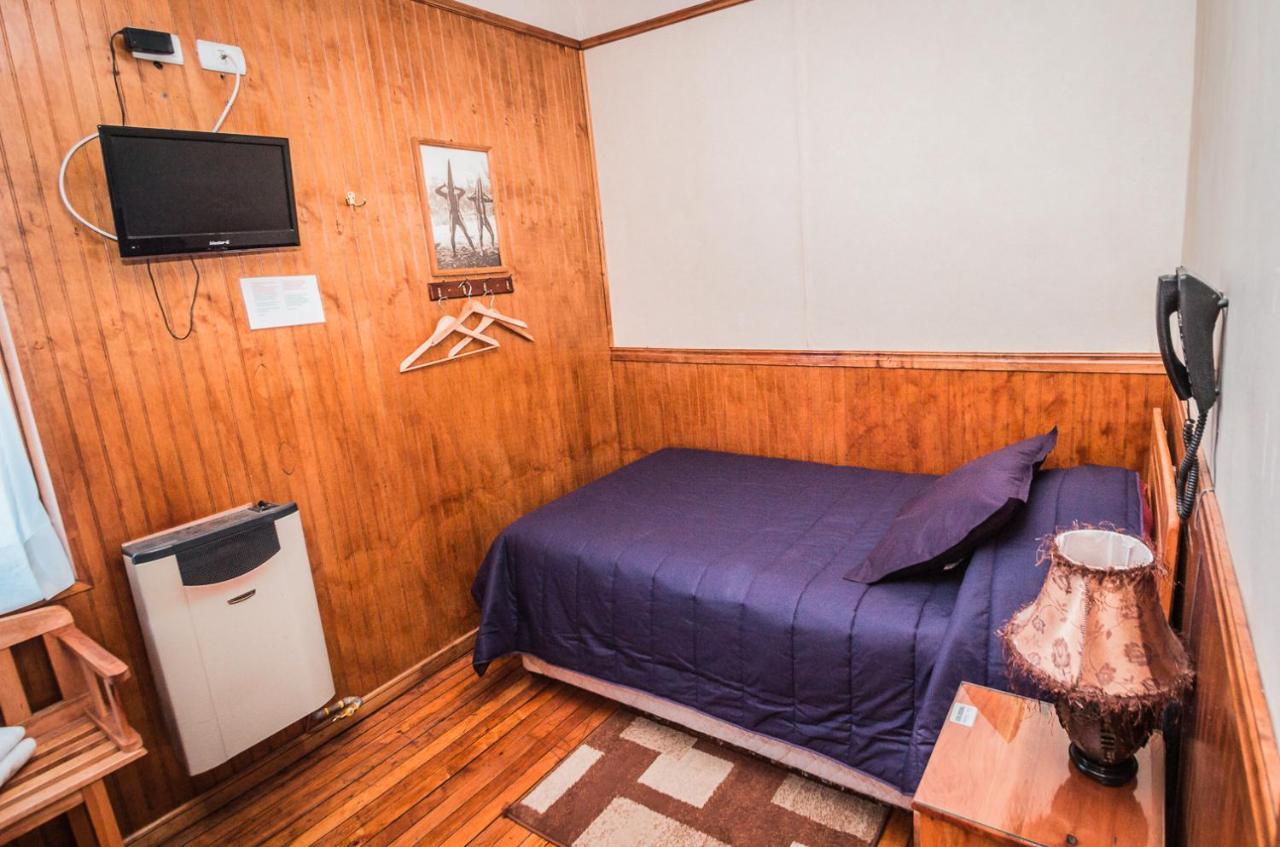 פואנטה ארנס Hostal Chalet Las Violetas מראה חיצוני תמונה