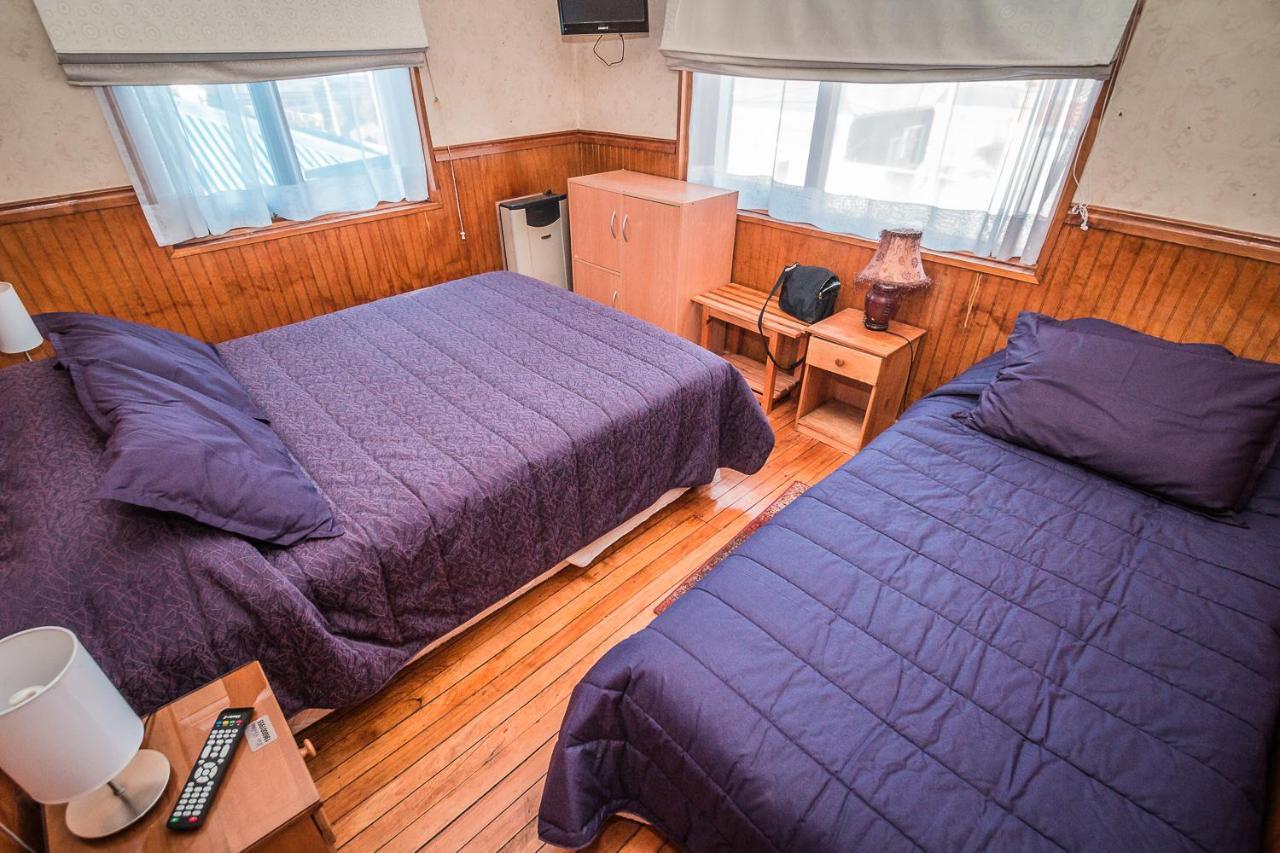 פואנטה ארנס Hostal Chalet Las Violetas מראה חיצוני תמונה