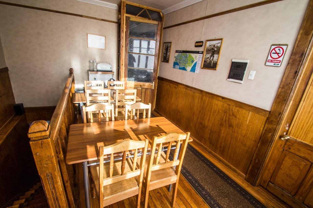 פואנטה ארנס Hostal Chalet Las Violetas מראה חיצוני תמונה