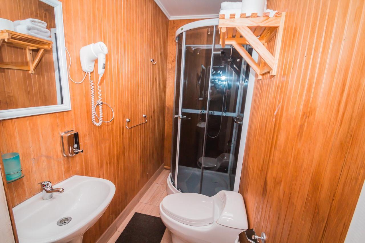 פואנטה ארנס Hostal Chalet Las Violetas מראה חיצוני תמונה